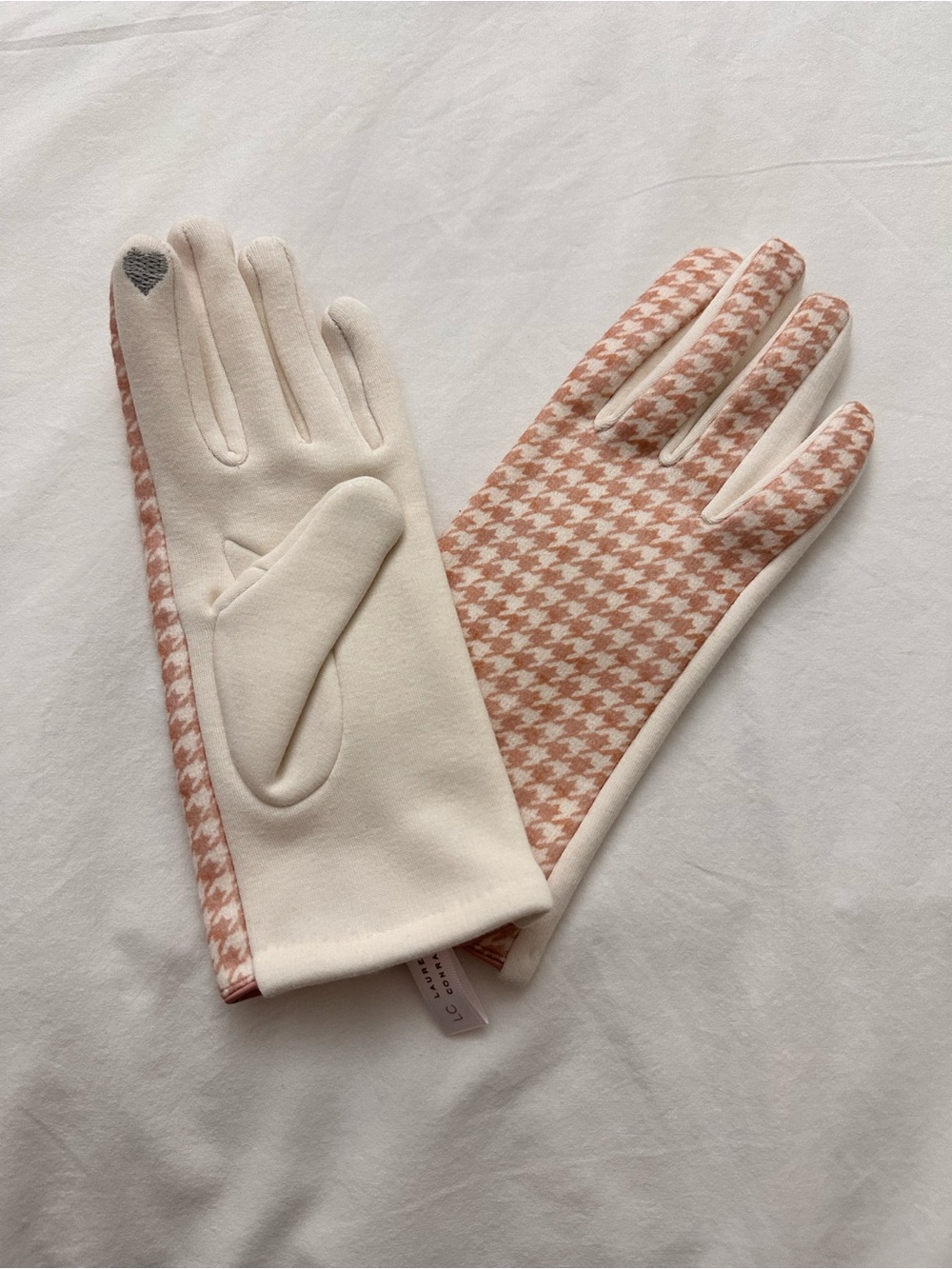 LC Lauren Conrad Cream and Dusty Pink Houndstooth Gloves